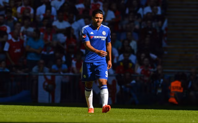 Radamel Falcao từng được mệnh danh là mãnh hổ trong màu áo của CLB Atletico Madrid. Nhưng cầu thủ người Colombia này lại thể hiện một hình ảnh hết sức nghèo nàn tại Man United và Chelsea.