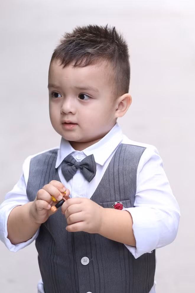 Phần thể hiện của cậu bé con lai này đã nhận được rất nhiều sự chú ý từ cư dân mạng, phần vì Maxi quá dễ thương và phần vì ngoại hình cực kì bắt mắt.