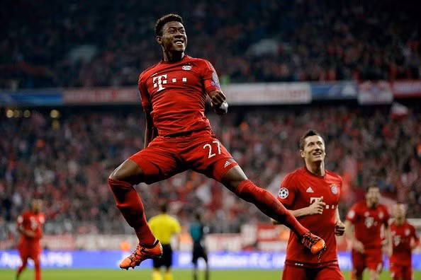 David Alaba là cầu thủ thi đấu rất thuyết phục trong chiến thắng hoành tráng 5-1 của Bayern Munich trước Arsenal. Cầu thủ người Áo này tự mình ghi 1 bàn và kiến tạo 1 bàn. Anh có tỷ lệ chuyền bóng chính xác lên tới 91%.