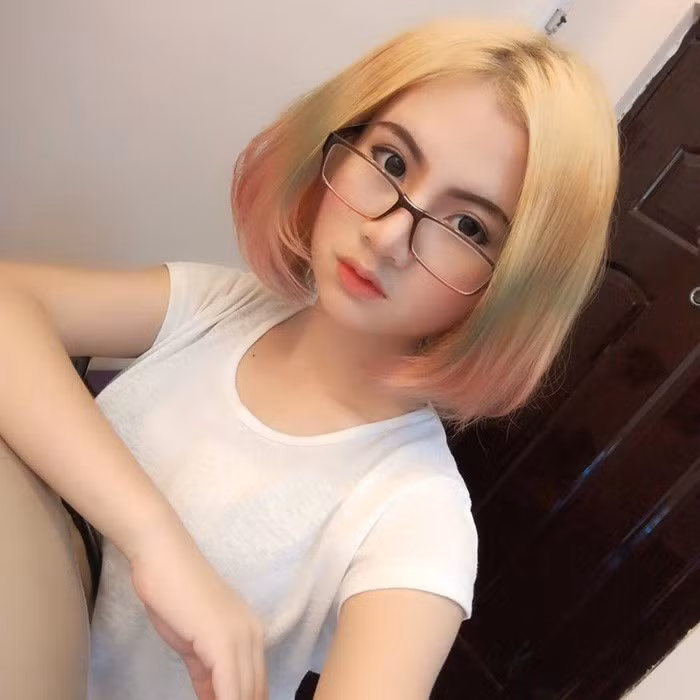 Tay Zar Ko Ko được biết đến là một DJ kiêm chuyên gia trang điểm rất nổi tiếng trong giới showbiz tại Myanmar.