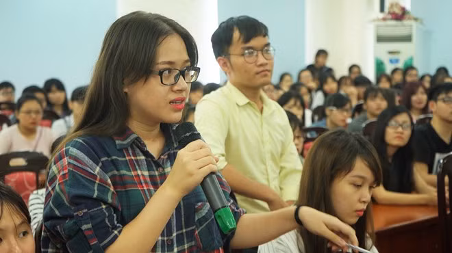 Lo luyen thi nang khieu bao chi chi de kiem tien tu thi sinh-Hinh-2