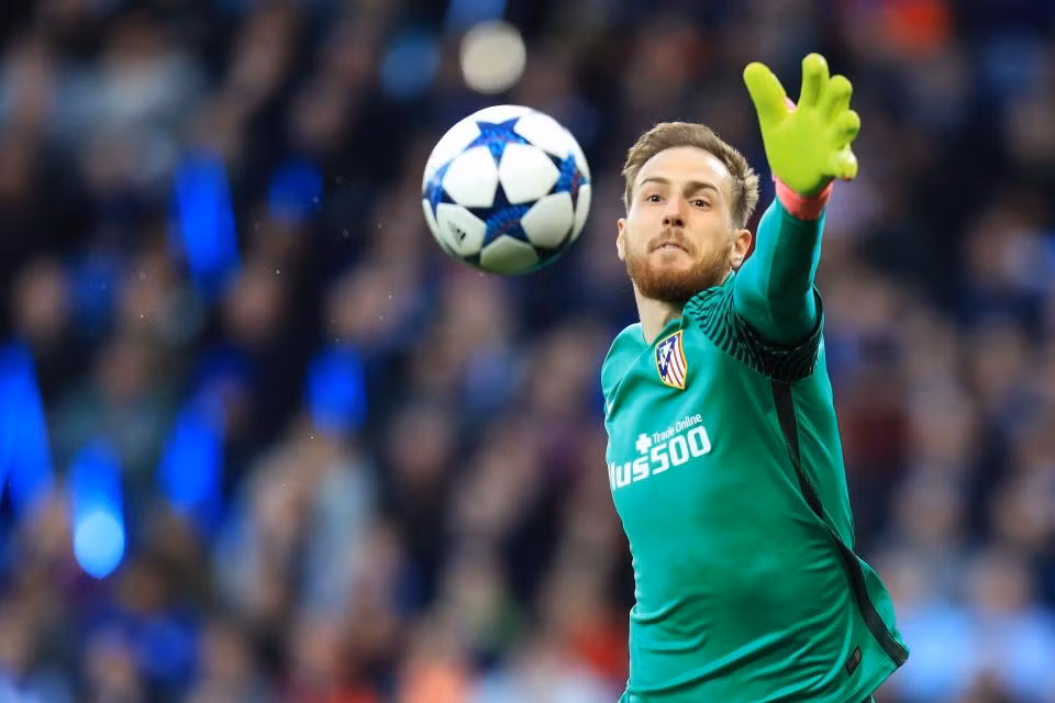 Đang có trong tay hai thủ môn Mignolet và Karius nhưng Liverpool vẫn muốn mua thêm thủ môn và cái tên được nhắm tới đó là Jan Oblak.