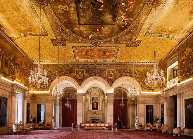  Rashtrapati Bavan, New Delhi, Ấn Độ: Kiến trúc sư người Anh Edwin Landseer Lutyens là người thiết kế dinh thự Rashtrapati Bavan, còn được gọi là Viceroy’s House. Tòa nhà có ảnh hưởng của thiết kế kiểu Anh với mô típ cổ điển theo phong cách Baroque thời Edward.