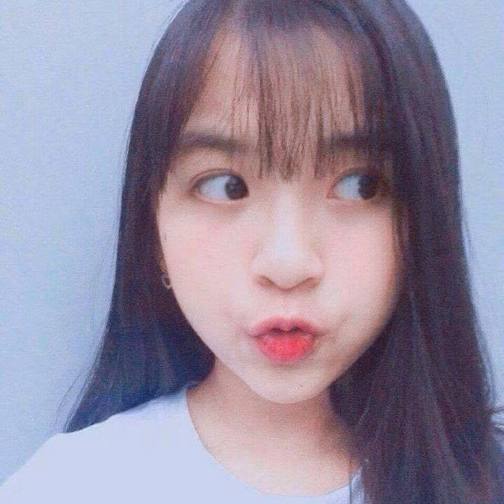 Nhỏ nhắn, xinh xắn và chất giọng cực tốt khi xử lý những nốt cao cực mượt Phương Thanh - nữ sinh lớp 11 trường THPT chuyên Phan Bội Châu trở thành nhân vật được dân mạng khá chú ý trong tuần qua. Ảnh trong bài: FBNV.