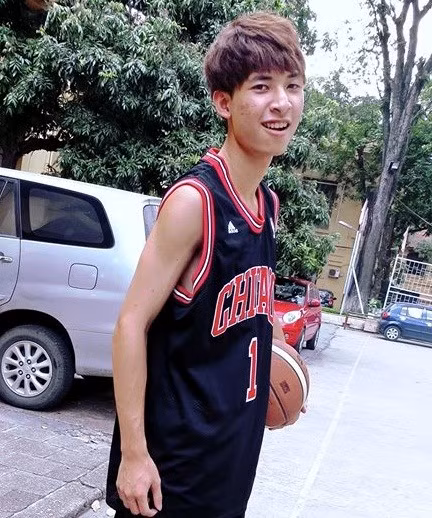 Hot boy mắc bệnh tim làm gì để có thân hình 6 múi? Hot boy mac benh tim lam gi de co than hinh 6 mui?