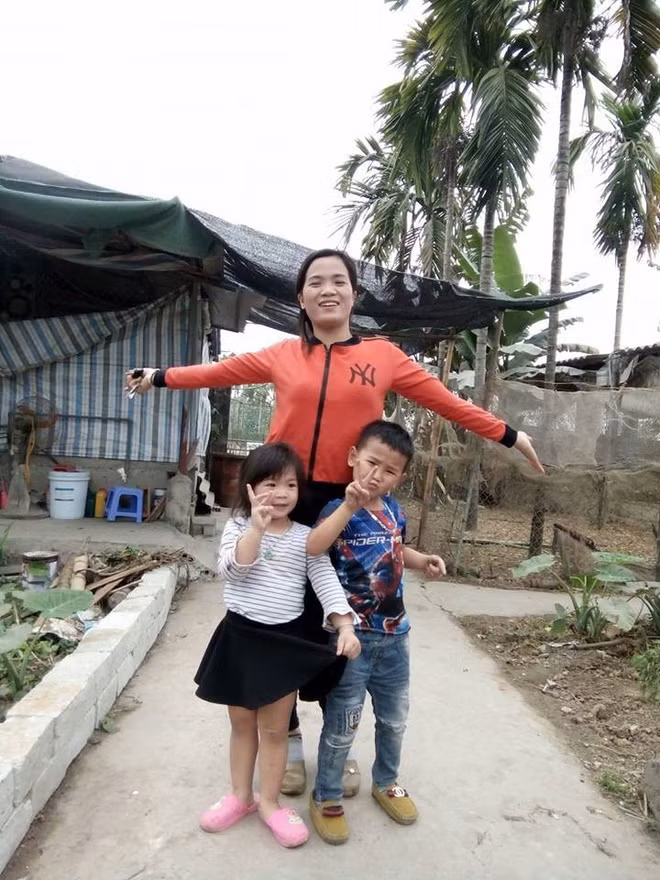 Có thể thấy rõ, trong xã hội hiện đại ngày nay, công nghệ và đặc biệt là của MXH Facebook là điều không thể thiếu trong cuộc sống của các chị em và các "đức ông chồng" có thêm 1 nhiệm vụ cao cả hơn là chụp ảnh giúp vợ sống ảo.