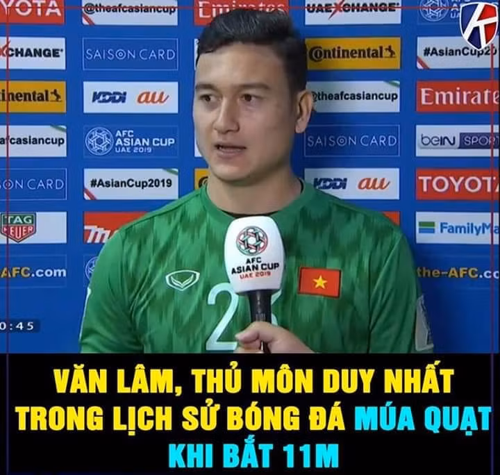 Pha múa quạt của Văn Lâm trước loạt 11m đã có tác động tâm lý to lớn tới Jordan.