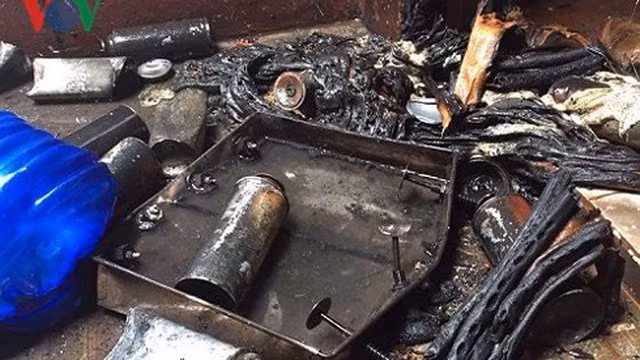Nickname Hoàng Tuấn Quỳnh chia sẻ: "Dại dột thế các em, bếp gas mini vốn dĩ đã không an toàn mà có thể dẫn tới cháy nổ bất cứ lúc nào. Còn bình gas du lịch thì thôi khỏi nói, nó có thể xì ra bất cứ lúc nào và chẳng khác gì quả bom cả".