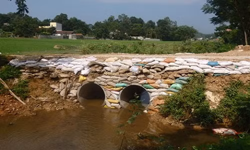 Thanh Hoa: Chinh quyen xa nhan thieu sot va lam lai cau cho dan