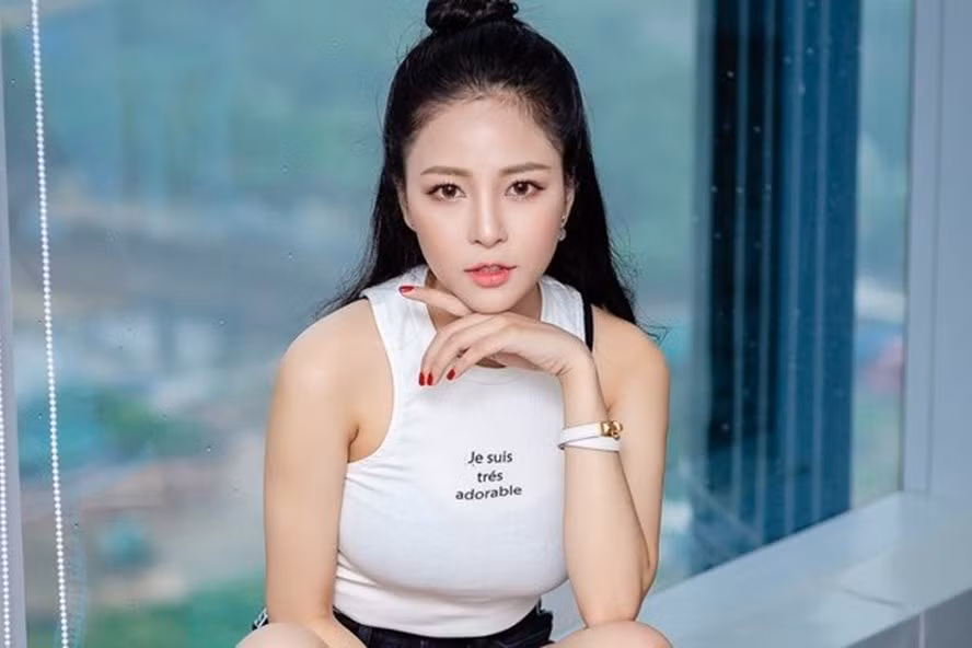 Những phân đoạn, cảnh quay và tình huống liên quan đến Trâm Anh trong chương trình trên gameshow đều bị cắt sạch, đồng thời thay toàn bộ hình của cô bằng cách ghép những cảnh quay khác để khán giả không nhận ra sự xuất hiện của hot girl.