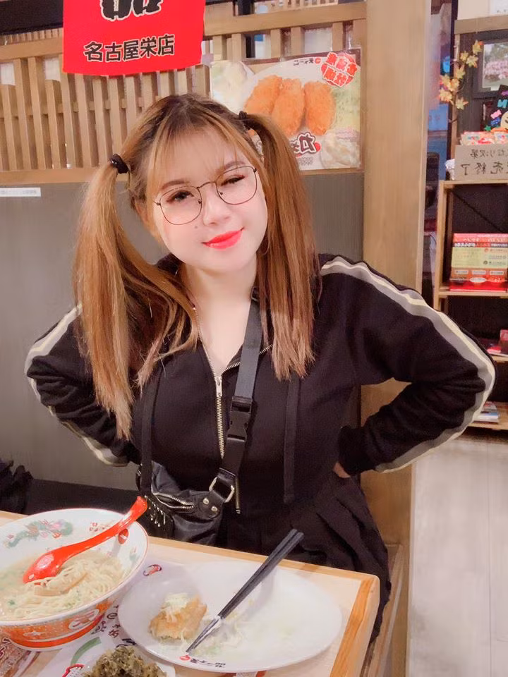 Khi Trang sang Nhật du học, cuộc nói chuyện của cả hai cứ nhạt dần rồi tự xa. Chính vì vậy hai người tự động quyết định rời xa nhau và tự hiểu duyên đã hết.