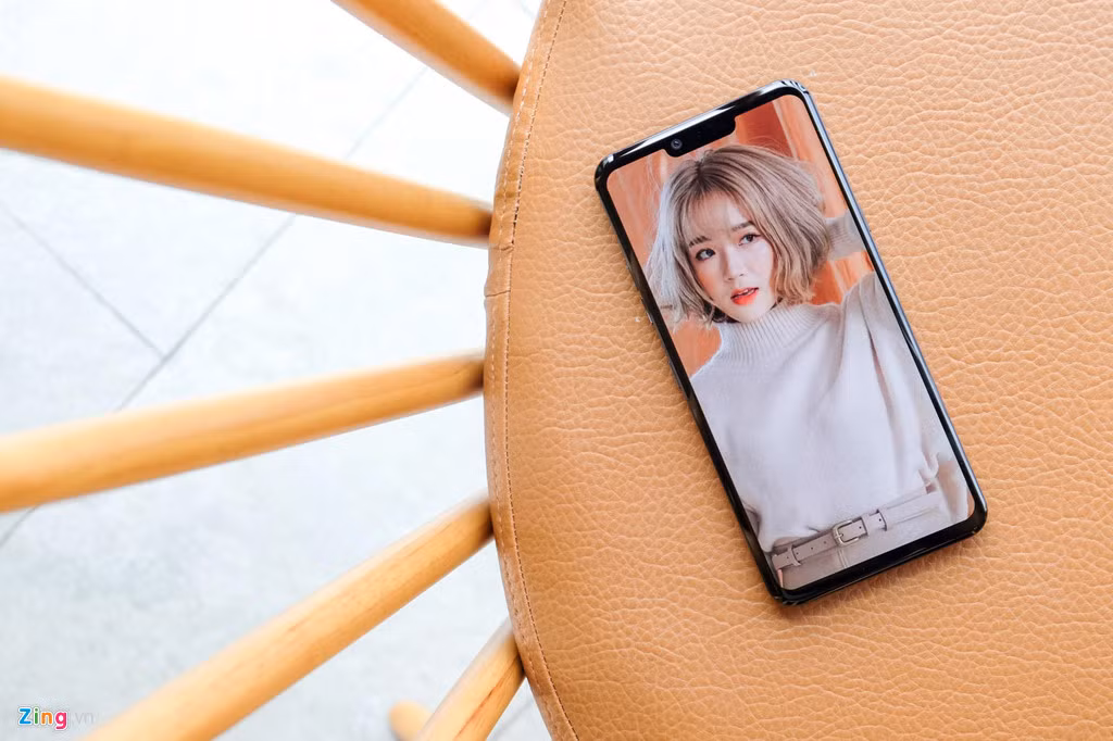 G8 ThinQ được trang bị màn hình OLED, kích thước 6,1 inch, tỷ lệ 19,5: 9. Màn hình cho khả năng hiển thị ấn tượng, màu sắc trong trẻo, độ nét cao.