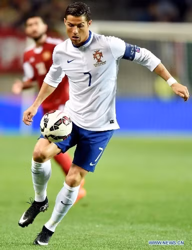 Ứng cử viên đầu tiên cho danh hiệu vua phá lưới VCK Euro 2016 đó chính là Cris Ronaldo. Do Bồ Đào Nha rơi vào bảng F với sự góp mặt của những đối thủ dưới cơ như Áo, Hungary và Iceland, CR7 sẽ có nhiều cơ hội ghi tên mình lên bảng điện tử hơn.