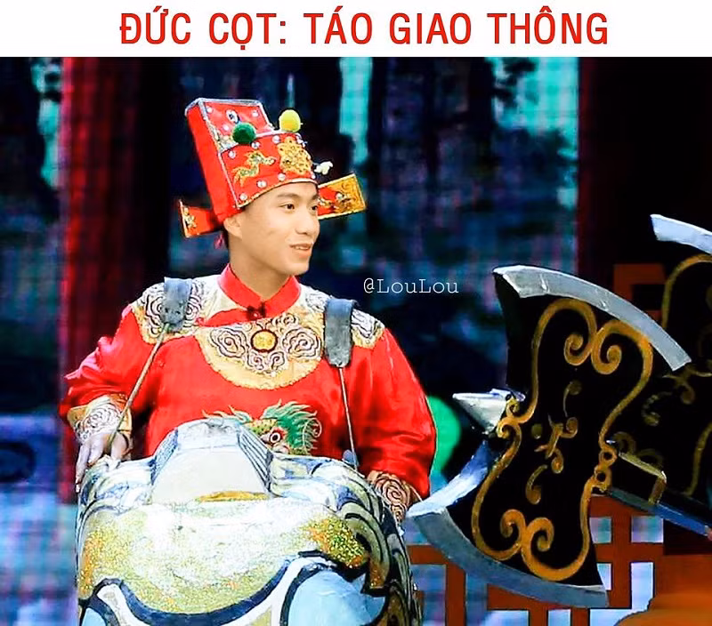 Văn Đức mới sắm xế hộp nhưng lại mắc chứng say xe khó chữa cũng được người hâm mộ ưu ái cho hẳn vai Táo Giao thông. T