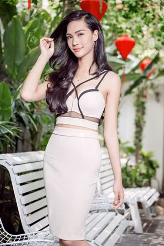 Theo như tiết lộ của Tây Hà, phần thưởng của cô đạt được có giá trị 1 tỷ đồng nên cô mới có thể thay đổi toàn diện về ngoại hình như thế. Chưa kể yếu tố sức khỏe, sự chịu đựng đau đớn qua nhiều lần phẫu thuật và tâm lý vững vàng trước sóng gió từ phía gia đình và dư luận. Ảnh trong bài: Facebook nhân vật.