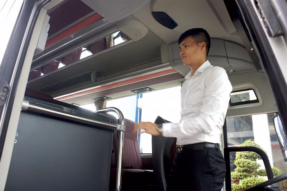 Theo thông tin từ hãng sản xuất, chiếc xe bus mà CLB TP HCM vừa nhận thuộc hàng đẳng cấp và chẳng thua kém gì những chiếc xe mà các đội bóng lớn tại châu Âu thường xuyên sử dụng.