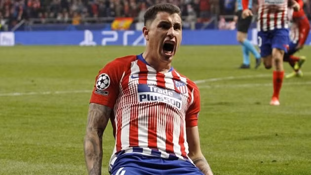 Theo nguồn tin từ tờ AS, Real Madrid muốn có sự phục vụ của Jose Gimenez, cầu thủ hiện đang thi đấu cho đội bóng cùng thành phố, Atletico Madrid trong trường hợp Varane ra đi.