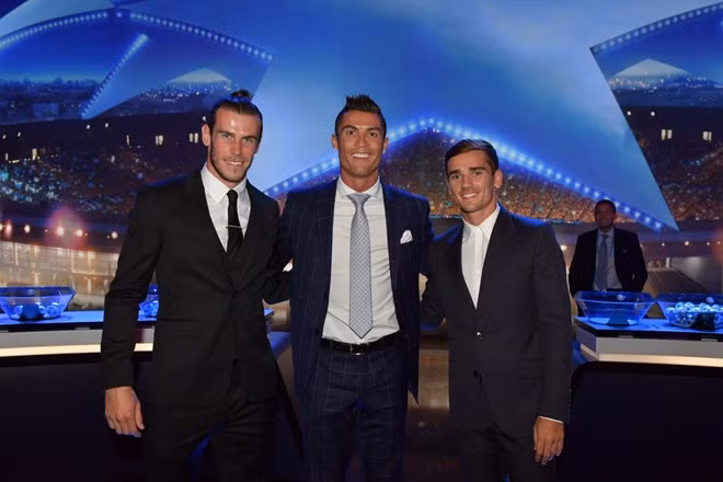 Vinh danh Cristiano Ronaldo cau thu xuat sac nhat chau Au 2015/2016