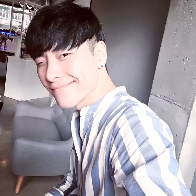 Điều đặc biệt là Kang Bin không vẽ hoa, vẽ cỏ bình thường như người ta vẫn vẽ đâu, anh chàng này toàn thực hiện những tác phẩm nghệ thuật hoành tráng với đủ các chủ đề từ đơn giản đến phúc tạp.