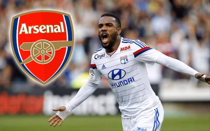 Alexandre Lacazette đã nằm trong tầm ngắm của nhiều CLB hàng đầu châu Âu. Arsenal là một ví dụ khi HLV Wenger muốn tìm một tiền đạo thay thế Olivier Giroud. Pháo thủ sẵn sàng chi 35 triệu euro để có được chữ kí của Alexandre Lacazette.