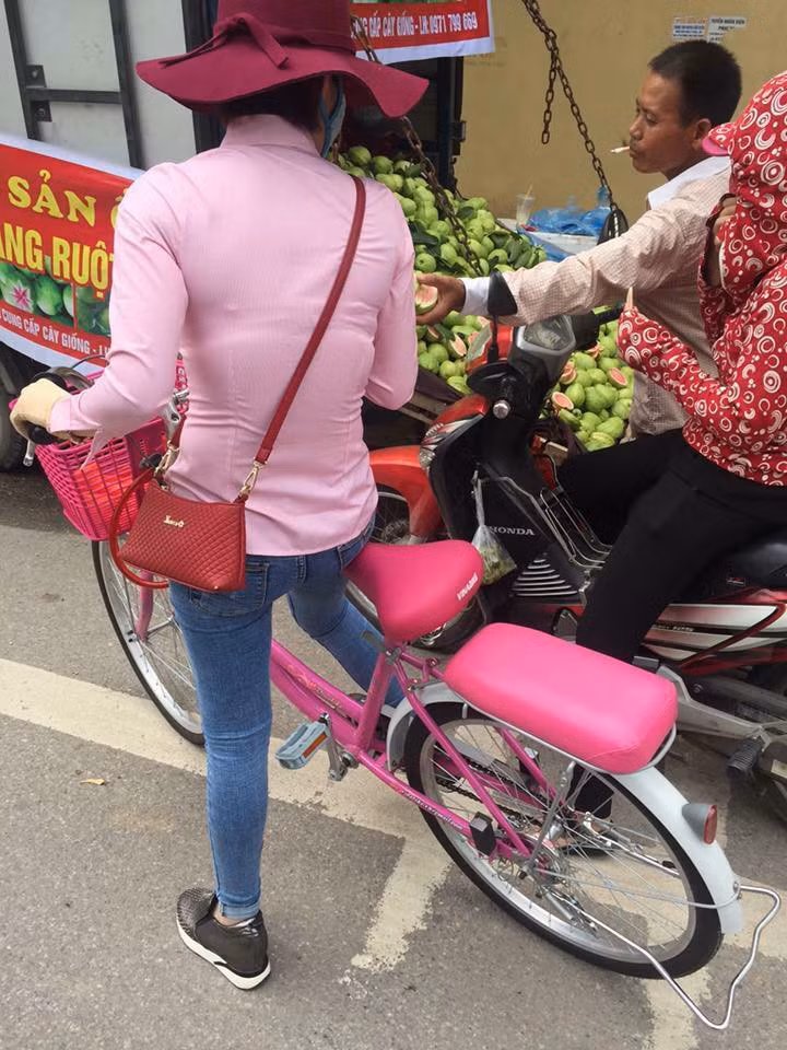 Fan cuồng của Hello Kitty màu hồng.
