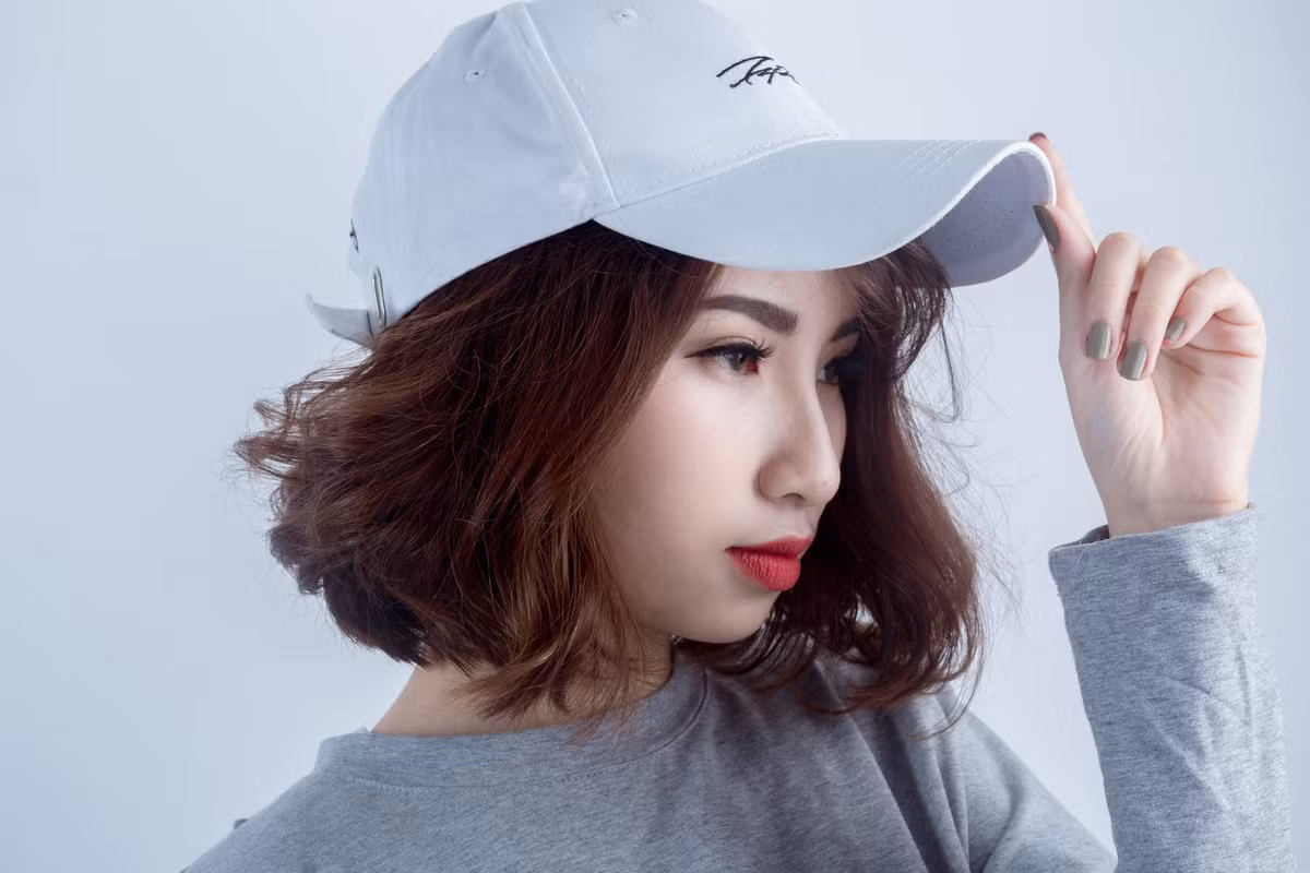 Trước khi trở thành tân sinh viên Đại học FPT, nữ sinh này đã đạt danh hiệu học sinh giỏi suốt 12 năm liền. Khánh Linh còn tích cực tham gia các phong trào văn hóa, văn nghệ tại trường.