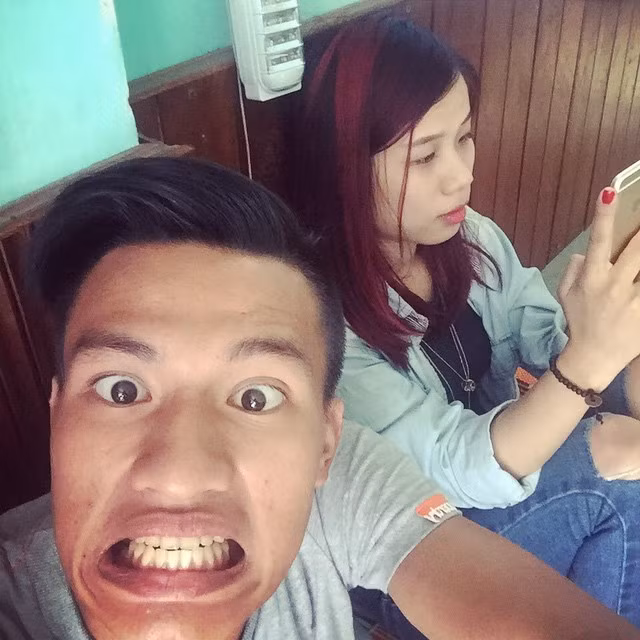 Tính đến nay cặp đôi này yêu nhau được 6 năm nhưng họ vẫn thể hiện tình cảm mặn nồng như ngày mới yêu.