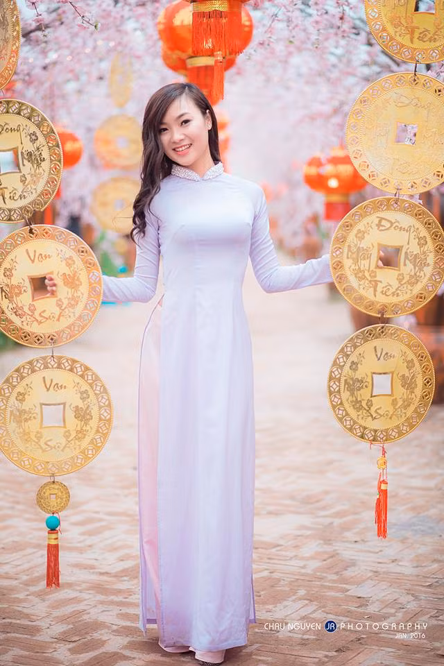 Ngắm nhìn những bức ảnh trong bộ ảnh của cô bạn tên Trang, nhiều cư dân mạng đã phải thốt lên rằng không khí tết đến thật rồi.