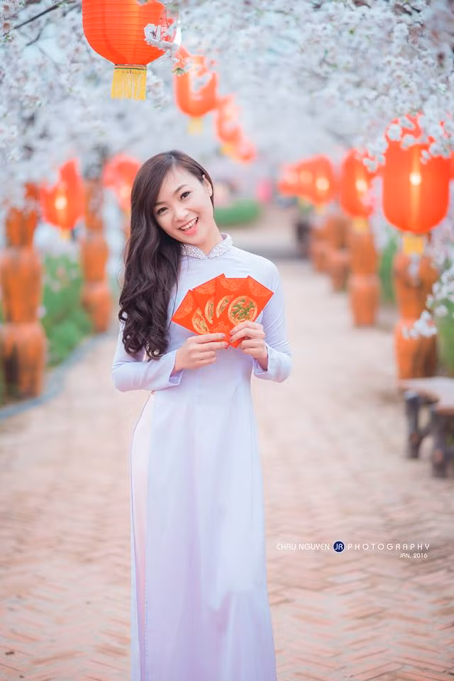 Chính vẻ tươi tắn và sự tự nhiên trong cách biểu đạt tình cảm của Trang Kelly mang đến sự thành công cho bộ ảnh của cô bạn sinh năm 1993 này.