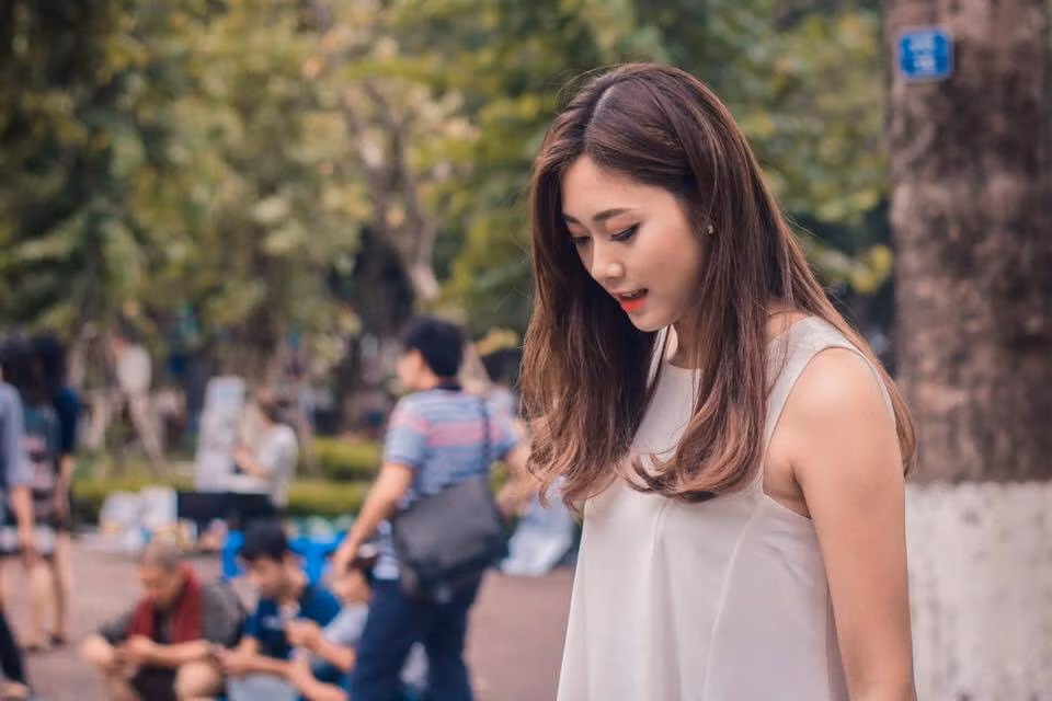Mặc dù ngành học không liên quan gì tới truyền hình nhưng người mẫu trẻ 9X này lại có ước mơ Huyền Trang ước mơ trở thành biên tập viên truyền hình hoặc người mẫu chuyên nghiệp. Bên cạnh đó cô nàng cũng có đam mê với kinh doanh.