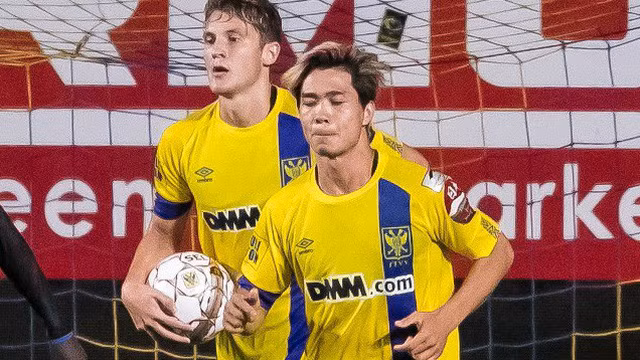 Chưa dừng lại ở đó, tờ Voetbal Belgie cũng nghi ngờ động lực của các tân binh trong đó có Công Phượng khi được chiêu mộ và điều đó khiến Sint Truidense bất ổn.
