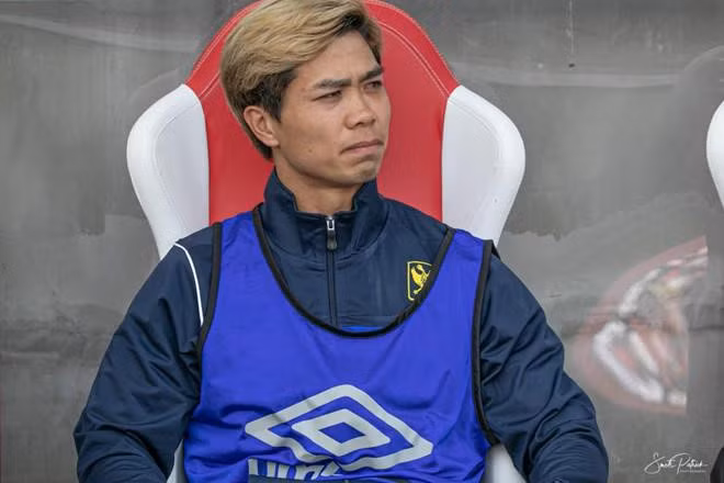 Tờ Voetbal Belgie cũng cho rằng Sint Truidense đã bán đi những cầu thủ quan trọng trong mùa giải trước và đặt niềm tin vào Nguyễn Công Phượng khá nhiều.