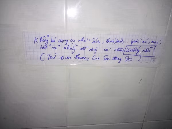 Theo đó, nhiều ý kiến cho rằng, bảng quy tắc phòng trọ của 3 chàng sinh viên trên là quá khắt khe và không cần thiết và sẽ dễ gây cảm giác khó chịu, ép buộc đối với các thành viên khi sống chung.