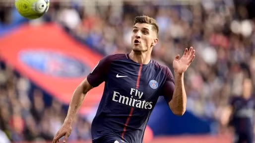 Chuyển nhượng cầu thủ từ Mirror, Chelsea chú ý tới Meunier, cầu thủ thất sủng tại PSG. Tuy nhiên, để đưa được tuyển thủ người Bỉ rời Pháp, The Blues phải kháng cáo lệnh cấm chuyển nhượng thành công.