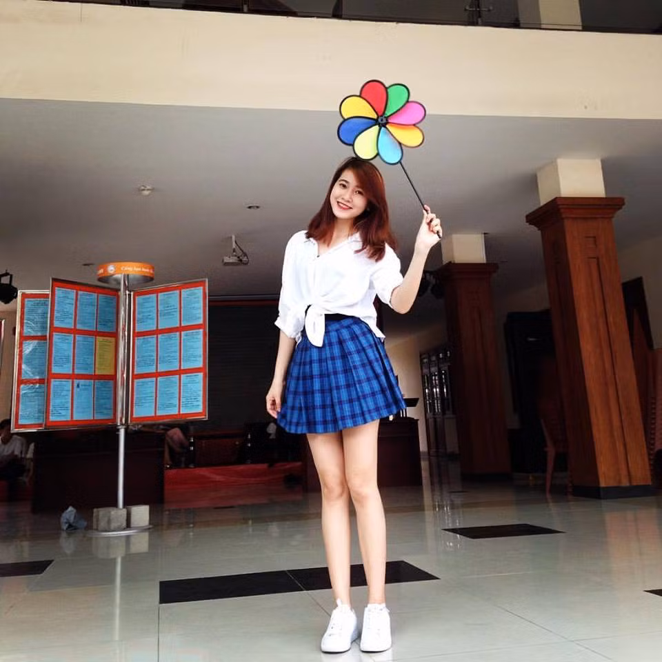 Gây ấn tượng bằng gương mặt xinh đẹp, sắc sảo My Vũ được nhiều người còn ví von cô là “nàng thơ” mới của đất Quảng Nam. Thêm đó, với nhan sắc và tính cách, hot girl Quảng Nam này rất hợp với những vai diễn đanh đá, xấu tính.