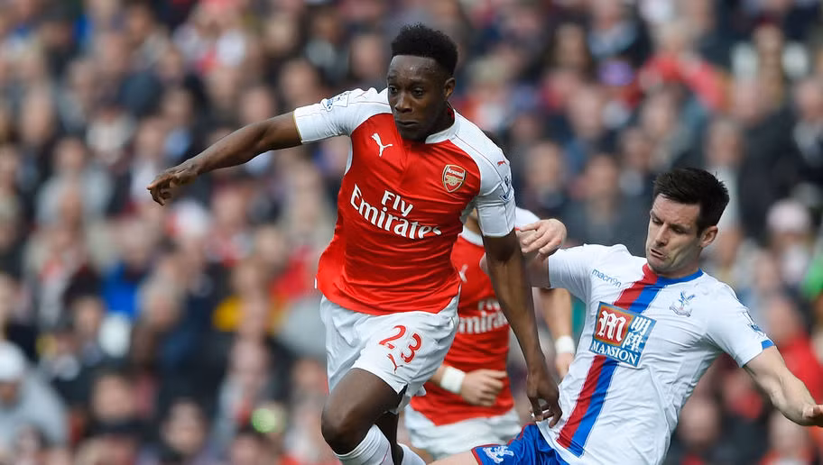 Trong những ngày cuối hè 2014, Arsene Wenger đã làm cú áp phe không tưởng trên thị trường chuyển nhượng khi đưa người con của thành Manchester Danny Welbeck về London. Mức giá 16 triệu bảng là hoàn toàn tương xứng với tiềm năng của cựu cầu thủ của MU.
