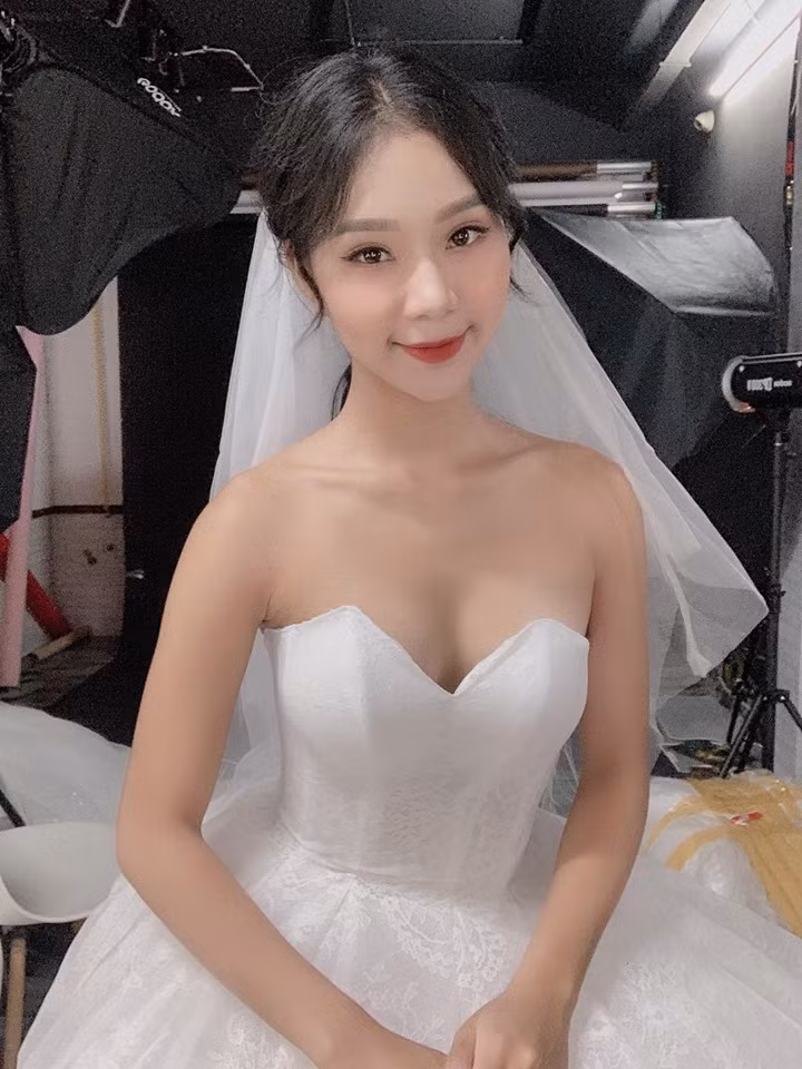 Nếu để ý kĩ, Khánh Linh cũng là gương mặt từng tham gia nhiều bộ phim truyền hình từ ngày còn bé.
