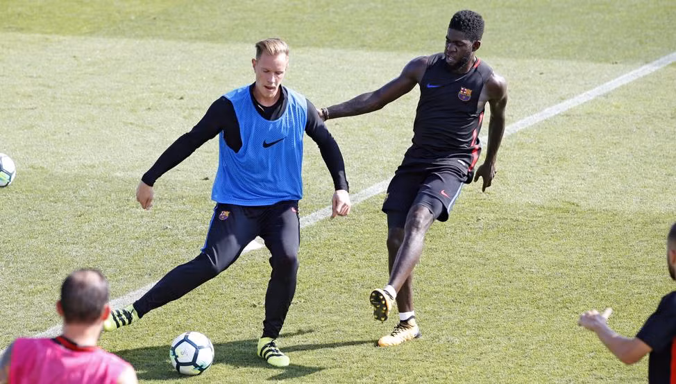 M.U quan tâm ký bộ đôi sao Barca, trung vệ Samuel Umtiti và thủ thành Marc-Andre ter Stegen. Ảnh: Goal
