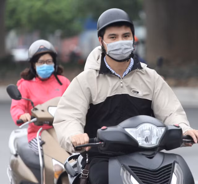 Theo dự báo thời tiết, nhiệt độ kiểu này ở miền Bắc sẽ duy trì đến hết tuần này trước khi tăng nhiệt vào tuần sau.