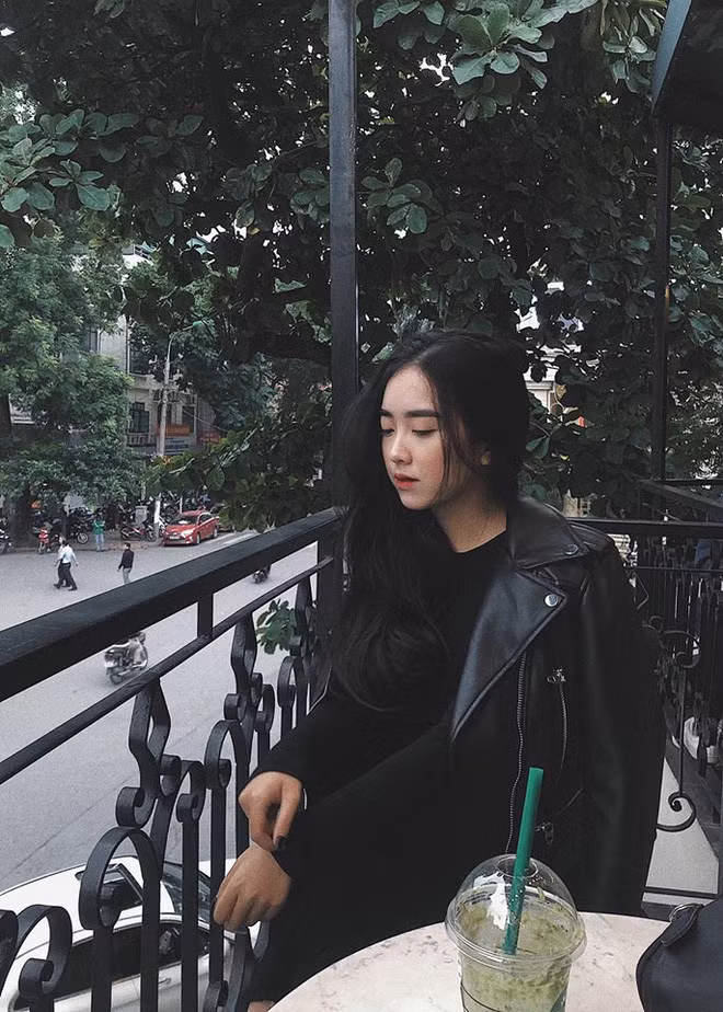 Nếu thông tin hẹn hò giữa Hà Đức Chinh và Mai Hà Trang được xác nhận, đây chắc hẳn sẽ là một cặp đôi trai tài gái sắc nhận được rất nhiều sự ủng hộ của người hâm mộ trong thời gian AFF Cup diễn ra.