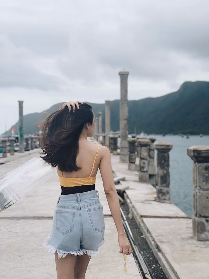 Bộ ảnh của Thiên Nga tại Côn Đảo gây nhiều tranh cãi.