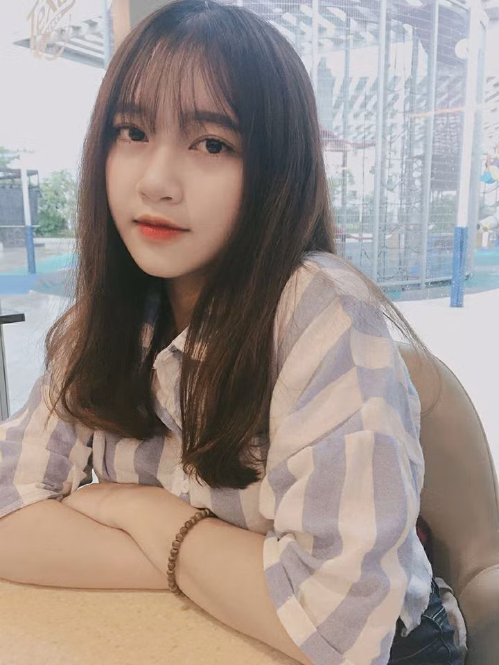 Càng kín tiếng thì nhiều người lại càng tò mò về Ngọc Thảo và tài khoản mạng xã hội của cô nàng này đã sở hữu tới hơn 30.000 lượt theo dõi. Ảnh sử dụng trong bài: FBNV.
