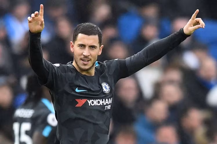 Tin chuyển nhượng cầu thủ từ London, dù đã lập cú đúp trong chiến thắng mới nhất của Chelsea nhưng Hazard vẫn bị Conte "dằn mặt".