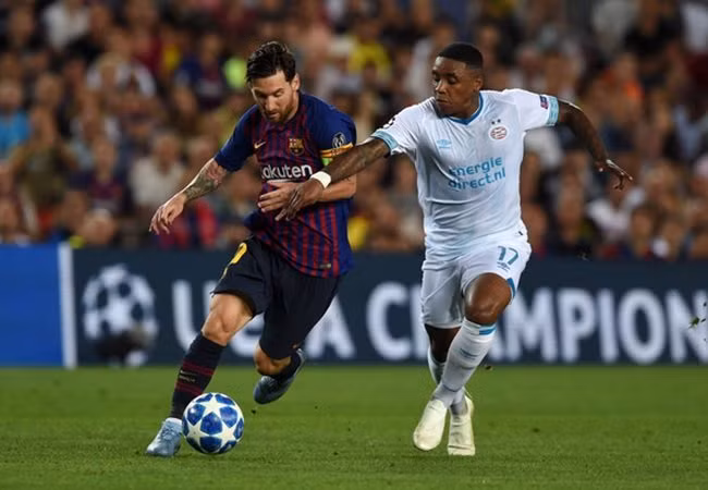 Chuyển nhượng bóng đá từ Goal, Steven Bergwijn đang được hàng loạt đội bóng tại châu Âu từng đánh tiếng muốn chiêu mộ nhưng tương lai của cầu thủ này thuộc về Bayern Munich.