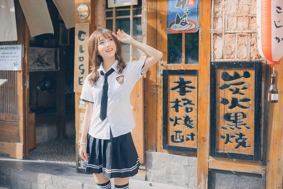 Tuy nhiên, tin buồn dành cho các anh chàng có ý định tán tỉnh Mỹ Tiên bởi cô bạn nữ sinh xinh đẹp này dự định sẽ đi học trong thời gian tới.