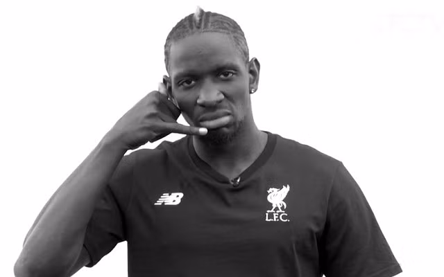 Sakho chưa thể rời Liverpool: Trung vệ người Pháp, Mamadou Sakho chưa thể rời Liverpool đến Crystal Palace bởi lẽ đội chủ sân Anfield đòi giá quá cao. Ảnh: Goal