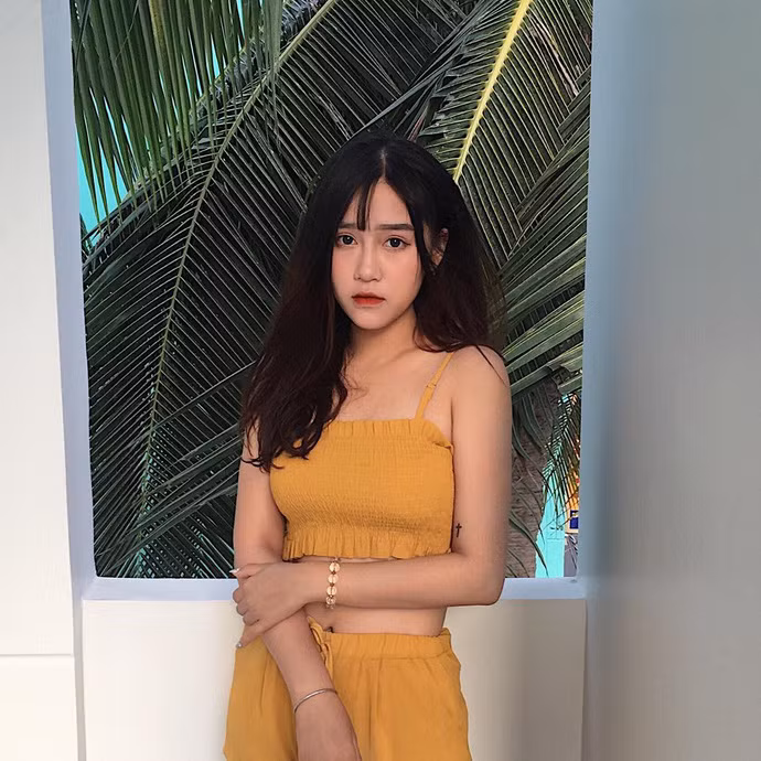 Đáp trả những ý kiến trái chiều hướng về mình, nữ sinh 2K1 cho biết cô tiếp thu những điều đó nhưng điều cốt yếu đó là Hải Ngân cảm thấy thoải mái với cách ăn mặc của mình.