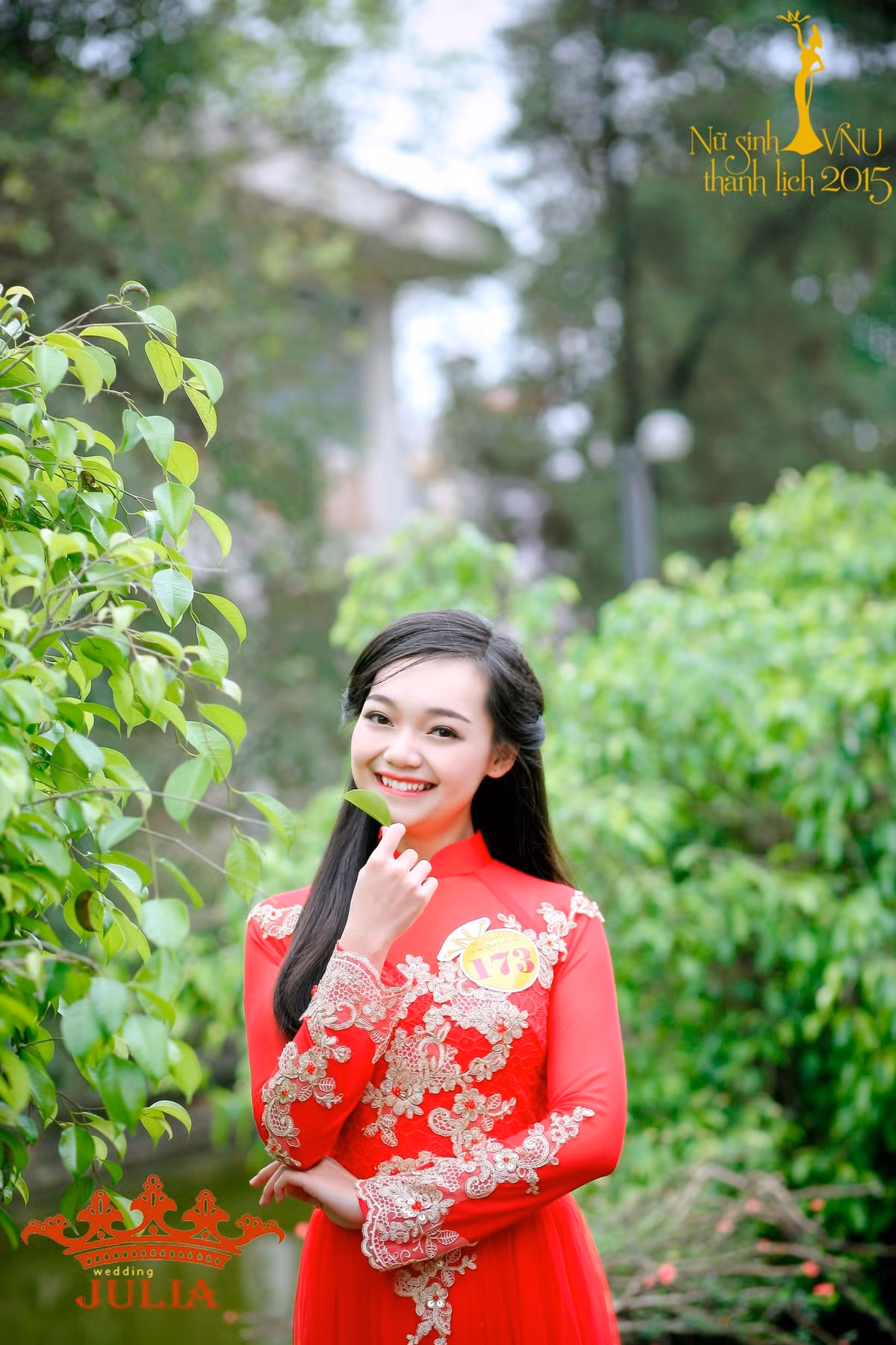 Dân mạng truyền tay nhau những bức ảnh của Mỹ Linh và có cùng chung một nhận xét rằng Mỹ Linh có nét hao hao với nữ diễn viên Đài Loan Thư Kỳ. Cả hai đều tạo dấu ấn bằng nụ cười rạng rỡ, tự tin, bản lĩnh và sức hút khó có thể cưỡng lại.
