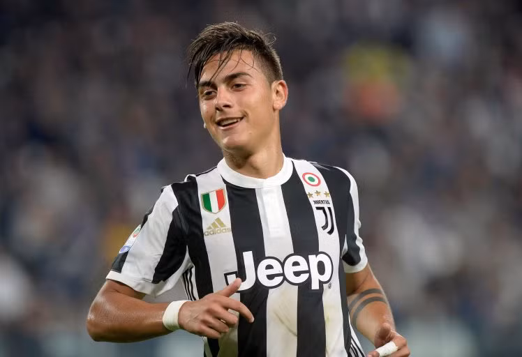 M.U và kế hoạch 155 triệu bảng cho Dybala: Theo thông tin chuyển nhượng cầu thủ từ tờ Mirror, lãnh đạo của M.U đang ấp ủ kế hoạch chiêu mộ Paulo Dybala vào cuối mùa giải năm nay. Cụ thể theo nguồn tin này cho biết, ý tưởng đưa Dybala về Old Trafford chính là của HLV Mourinho. Vị chiến lược gia người Bồ cũng đã có buổi làm việc trực tiếp với phó chủ tịch Ed Woodward để bàn về sự việc này. Ảnh: Mirror