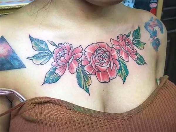 Cách xóa hình xăm ghê rợn của cô gái bị "bồ đá" Cach xoa hinh xam ghe ron cua co gai bi "bo da"